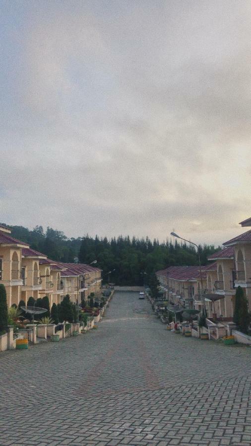 Villa Brastagi Resort Jalan Mimpin Tua Blok C No. 41 베라스타기 외부 사진