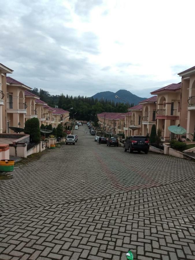 Villa Brastagi Resort Jalan Mimpin Tua Blok C No. 41 베라스타기 외부 사진