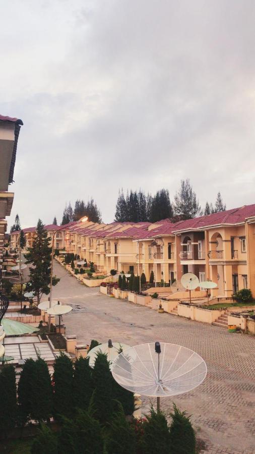 Villa Brastagi Resort Jalan Mimpin Tua Blok C No. 41 베라스타기 외부 사진